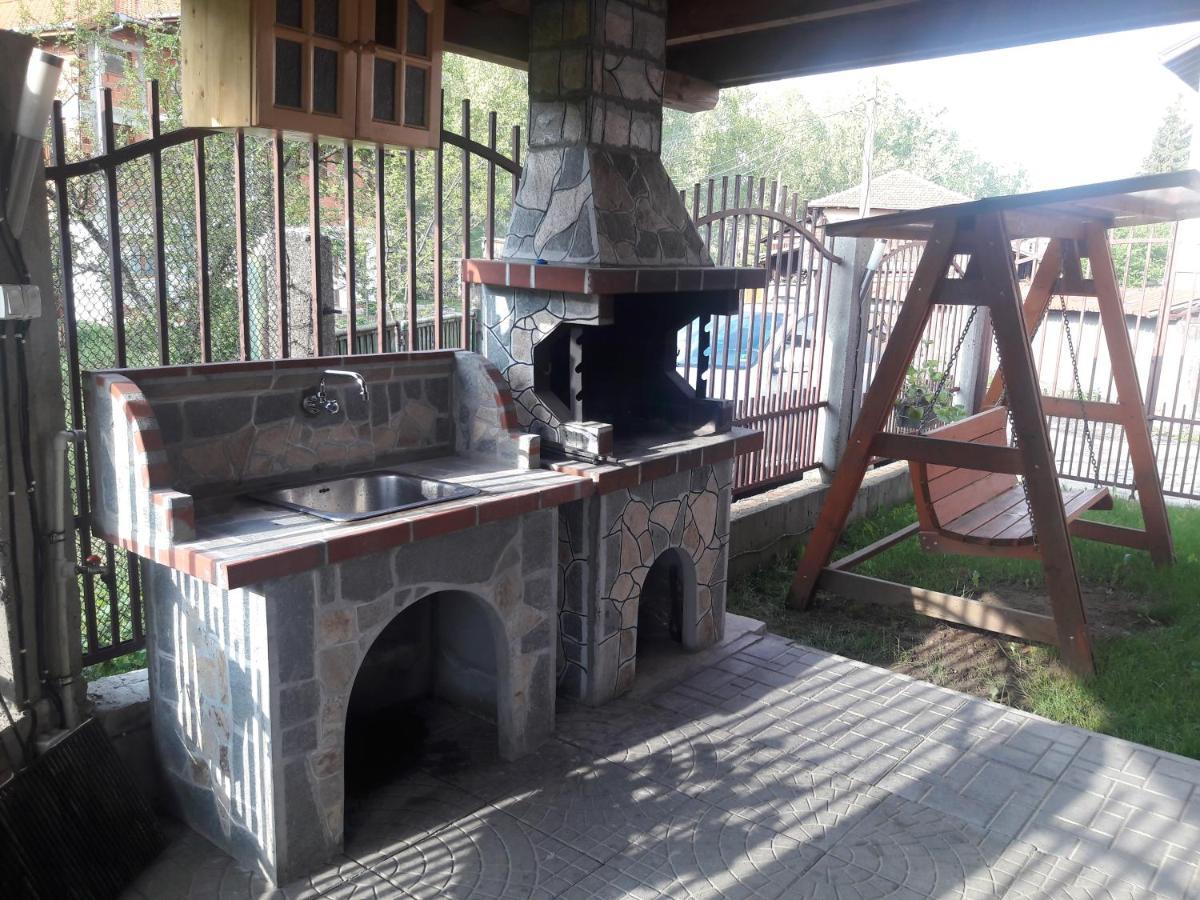 Advel Guest Hous Hotel Madzhare Luaran gambar