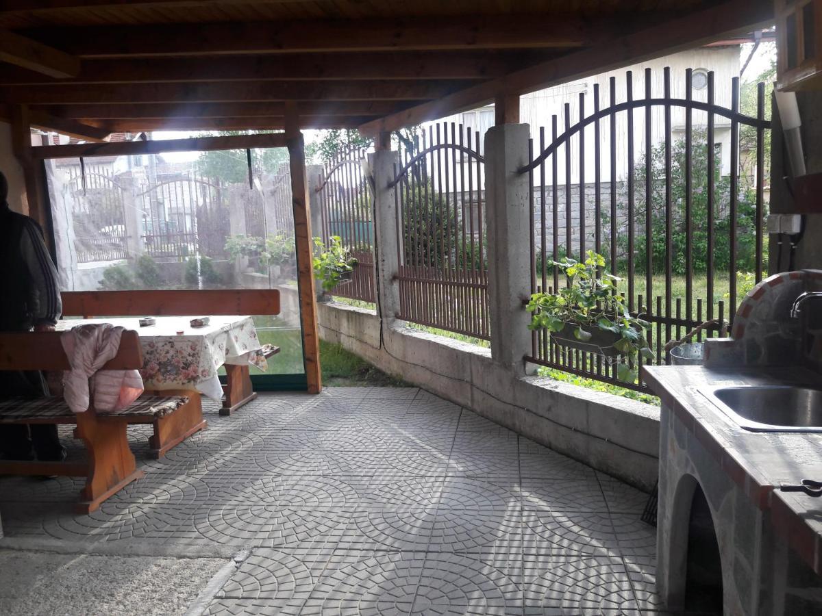 Advel Guest Hous Hotel Madzhare Luaran gambar
