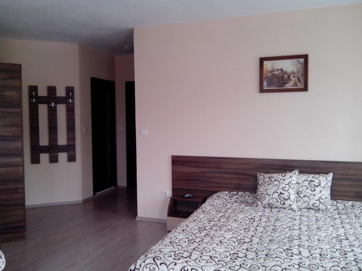 Advel Guest Hous Hotel Madzhare Luaran gambar