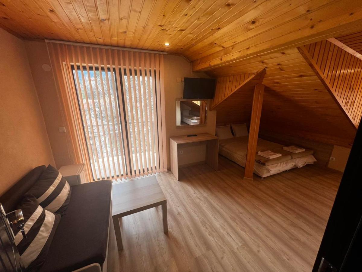 Advel Guest Hous Hotel Madzhare Luaran gambar