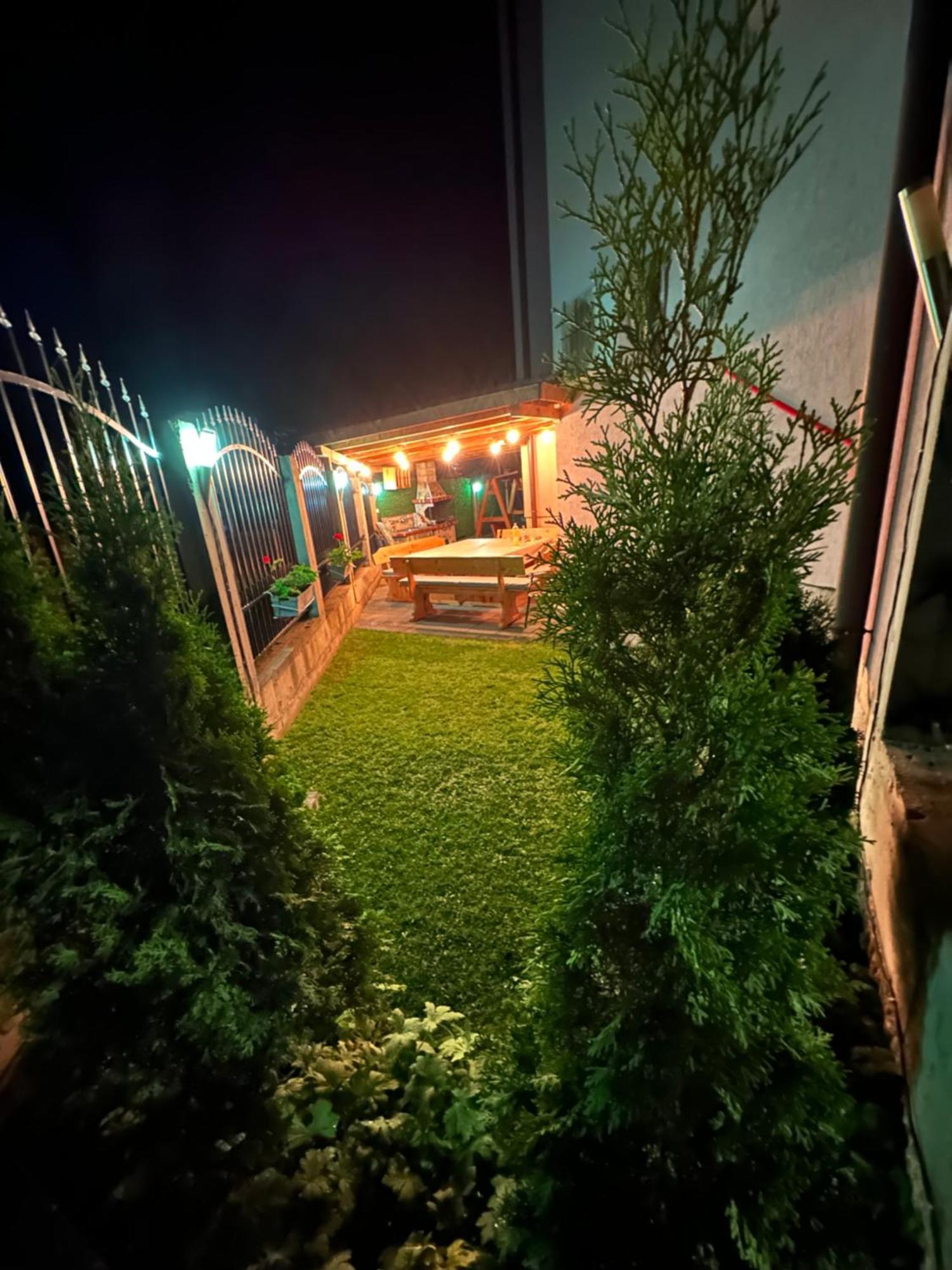 Advel Guest Hous Hotel Madzhare Luaran gambar
