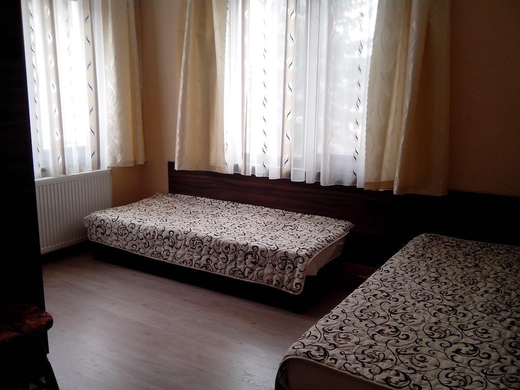 Advel Guest Hous Hotel Madzhare Bilik gambar