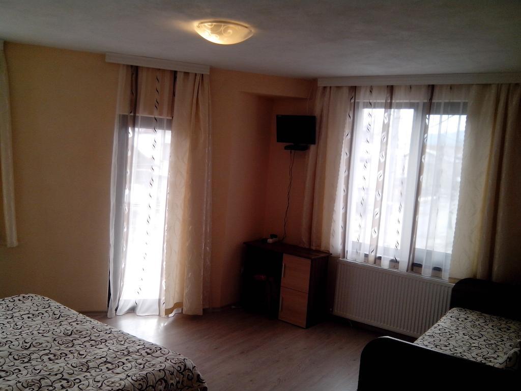 Advel Guest Hous Hotel Madzhare Bilik gambar