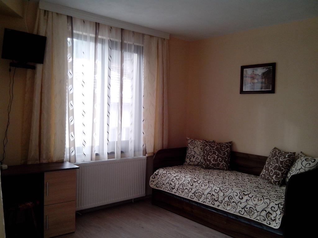 Advel Guest Hous Hotel Madzhare Bilik gambar