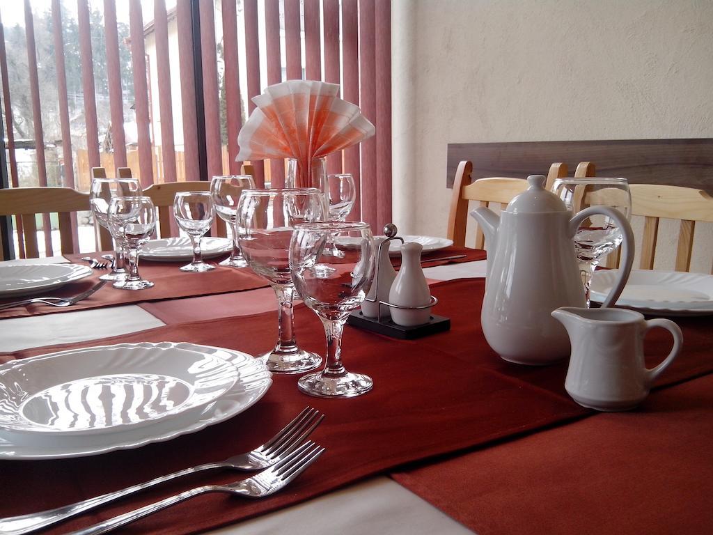 Advel Guest Hous Hotel Madzhare Luaran gambar