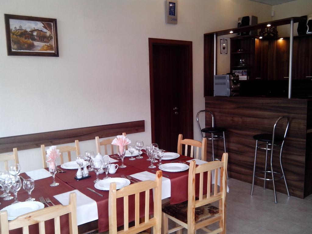 Advel Guest Hous Hotel Madzhare Luaran gambar